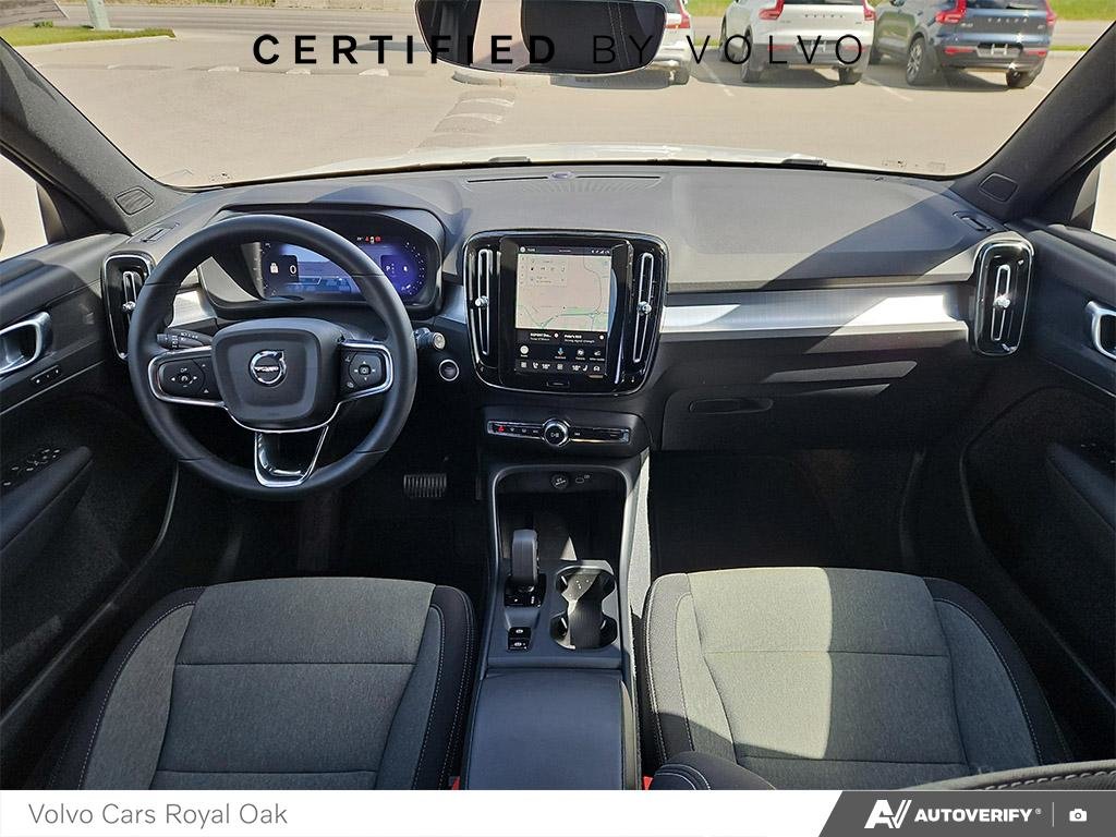 2024 Volvo XC40 Core Dark Theme-24