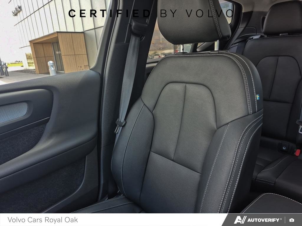 2024 Volvo XC40 Ultimate Dark Theme-19