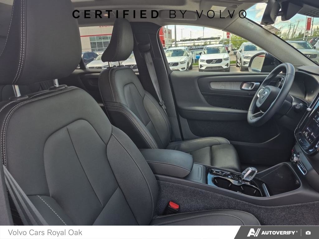 2024 Volvo XC40 Ultimate Dark Theme-21