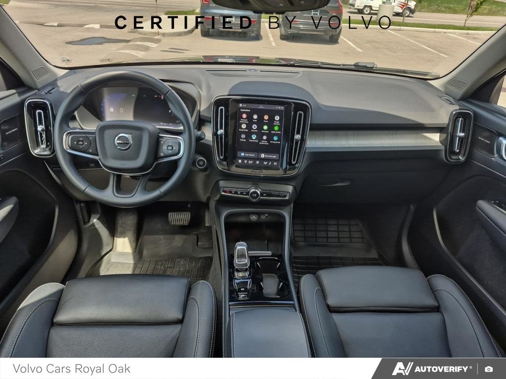 2024 Volvo XC40 Ultimate Dark Theme-23