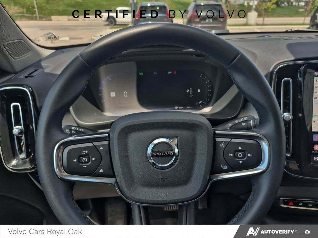 2024 Volvo XC40 Ultimate Dark Theme-13
