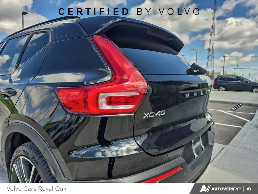2024 Volvo XC40 Ultimate Dark Theme-10