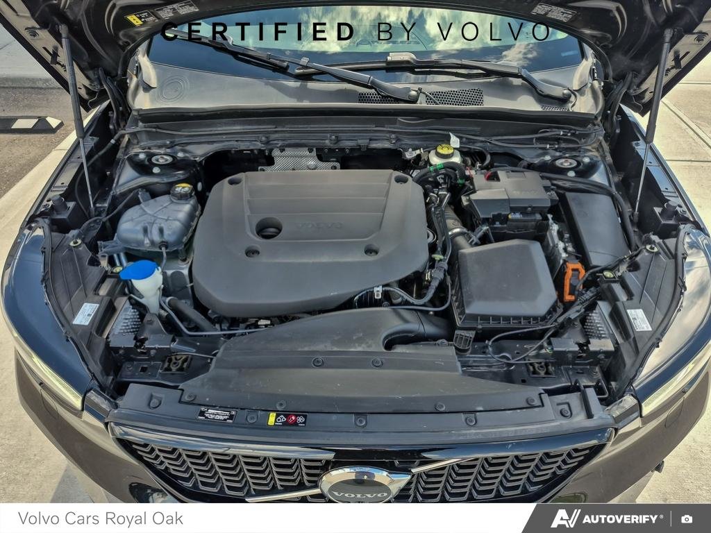 2024 Volvo XC40 Ultimate Dark Theme-9