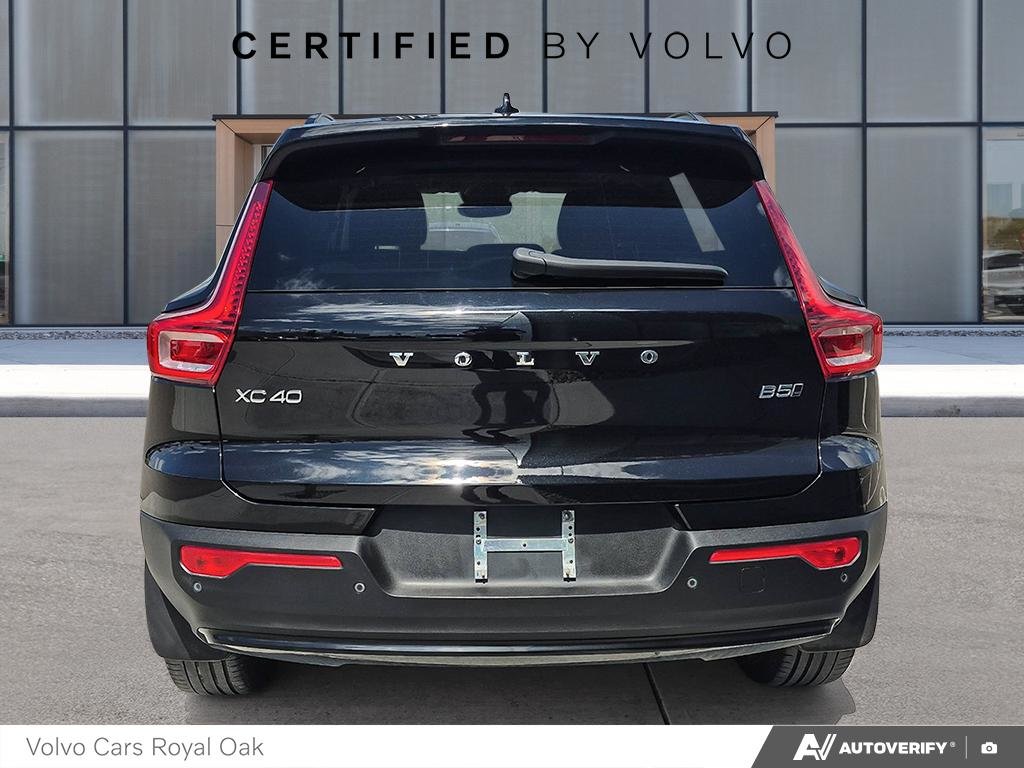 2024 Volvo XC40 Ultimate Dark Theme-4