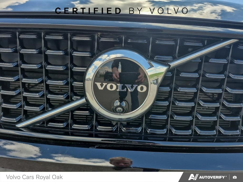 2024 Volvo XC40 Ultimate Dark Theme-8