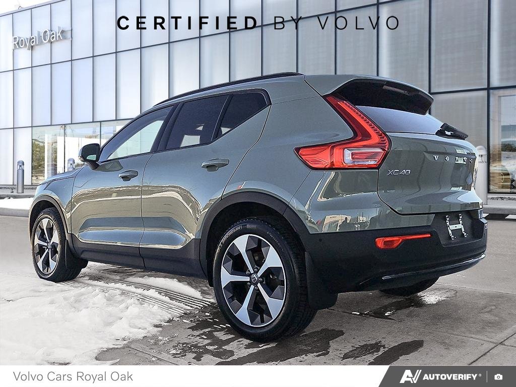 2025 Volvo XC40 Plus Dark Theme-3