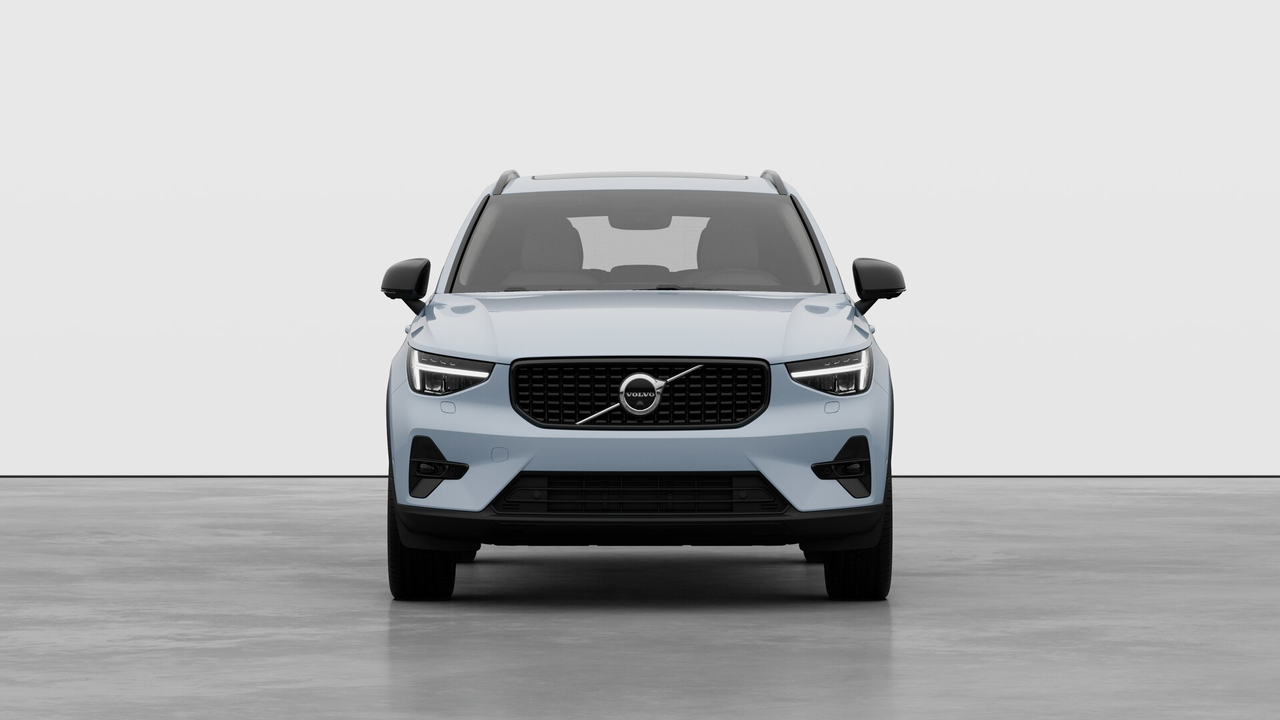 2026 Volvo XC40 Plus Dark Theme-4