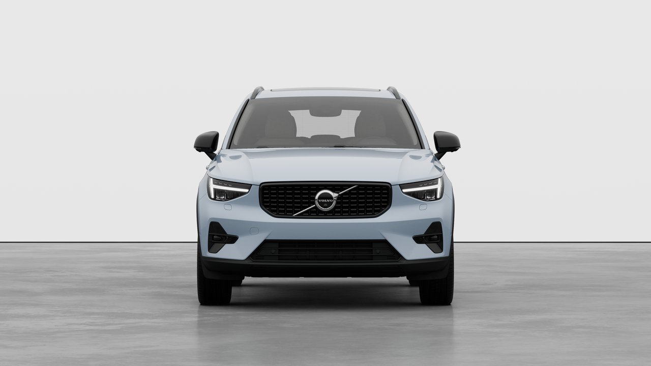 2026 Volvo XC40 Plus (Dark Theme)-4