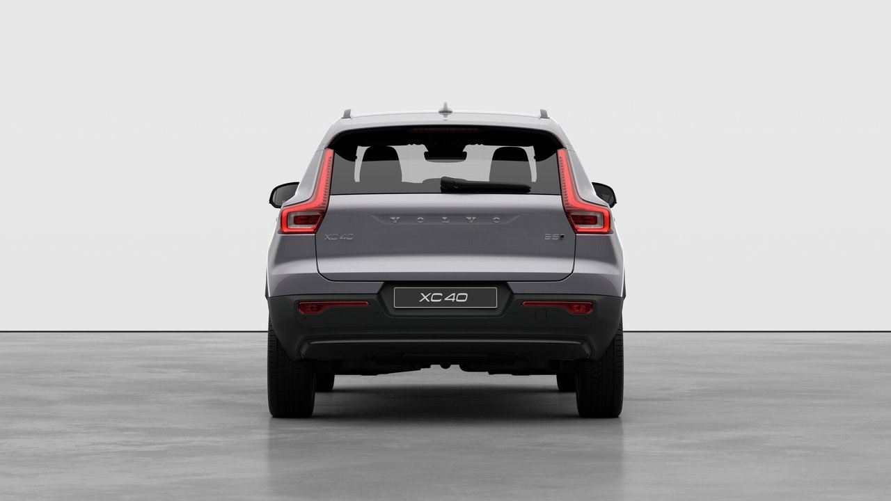 2026 Volvo XC40 Plus (Dark Theme)-5
