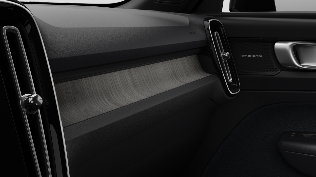 2026 Volvo XC40 Plus (Dark Theme)-8