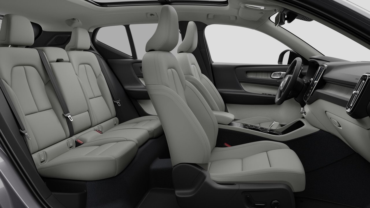 2026 Volvo XC40 Plus (Dark Theme)-12