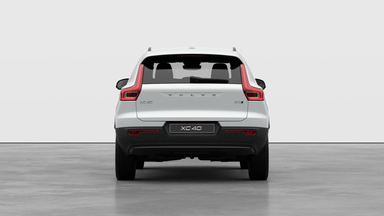 2026 Volvo XC40 Plus Dark Theme-5