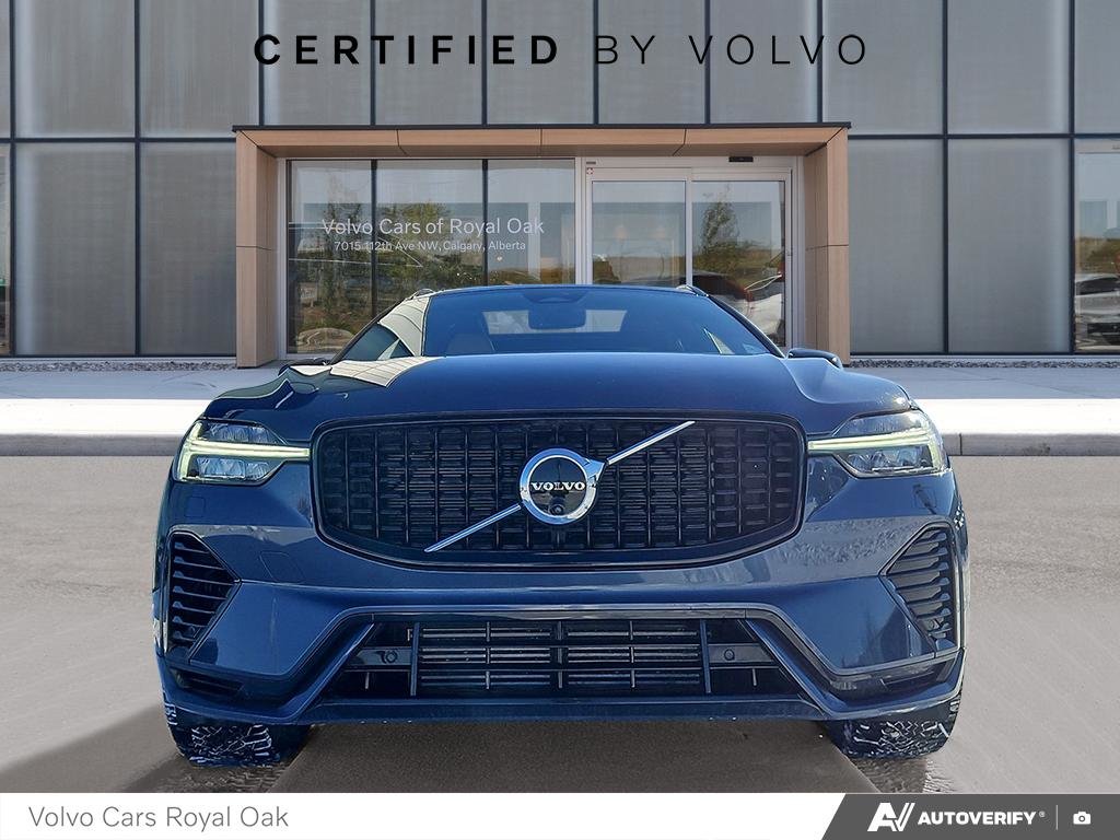 2025 Volvo XC60 Plug-In Hybrid Ultra Dark Theme-1