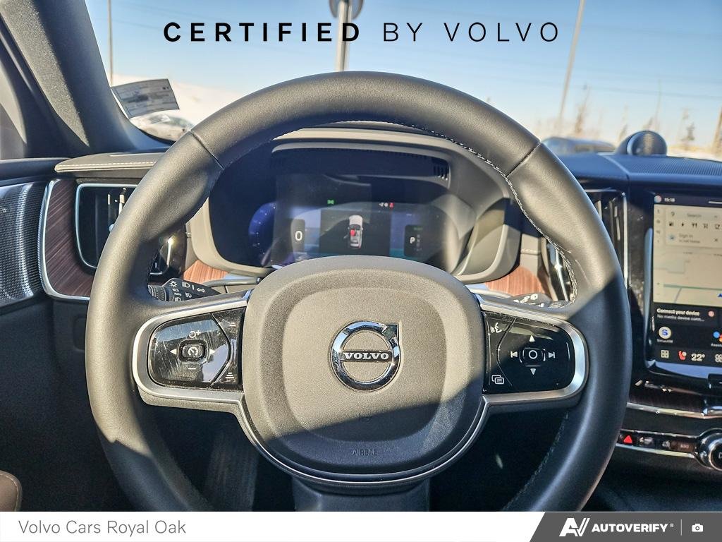 2025 Volvo XC60 Plug-In Hybrid Ultra Dark Theme-13