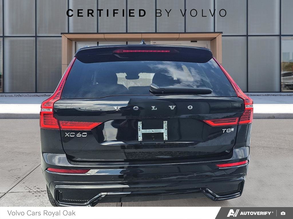 2025 Volvo XC60 Plug-In Hybrid Plus Dark Theme-4