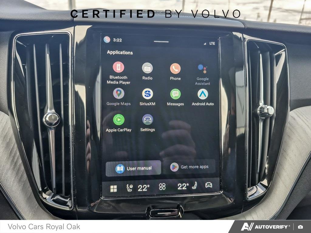 2025 Volvo XC60 Plug-In Hybrid Plus Dark Theme-18