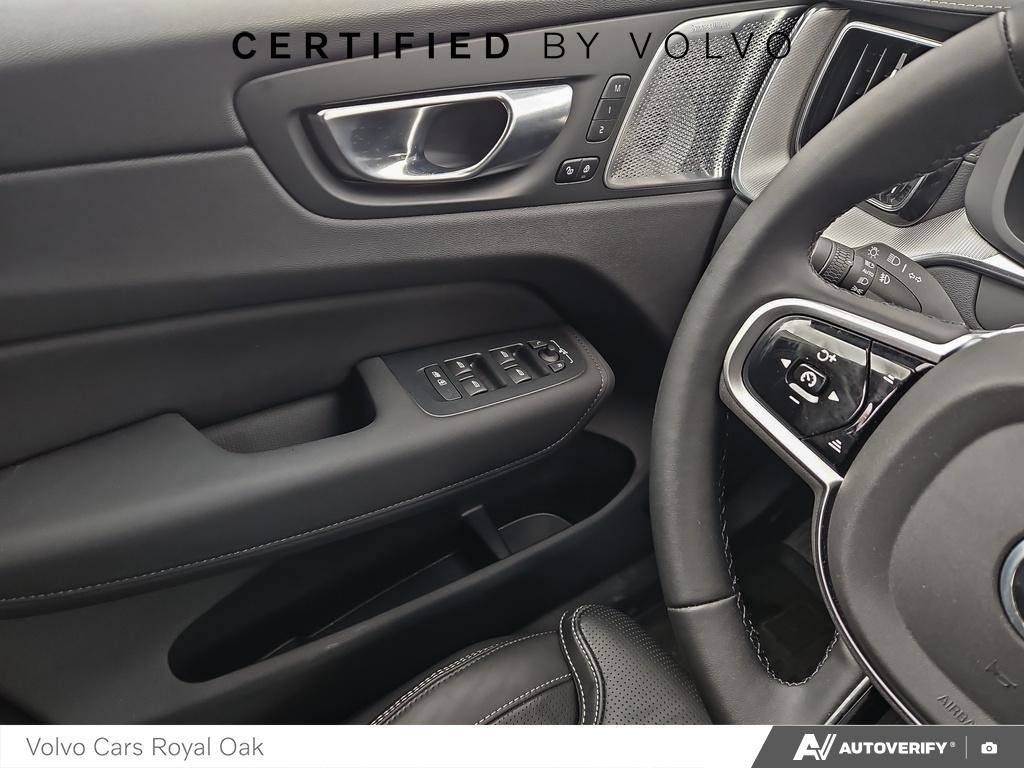 2026 Volvo XC60 Plug-In Hybrid Ultra Black Edition-16
