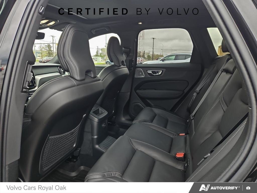 2026 Volvo XC60 Plug-In Hybrid Ultra Black Edition-22