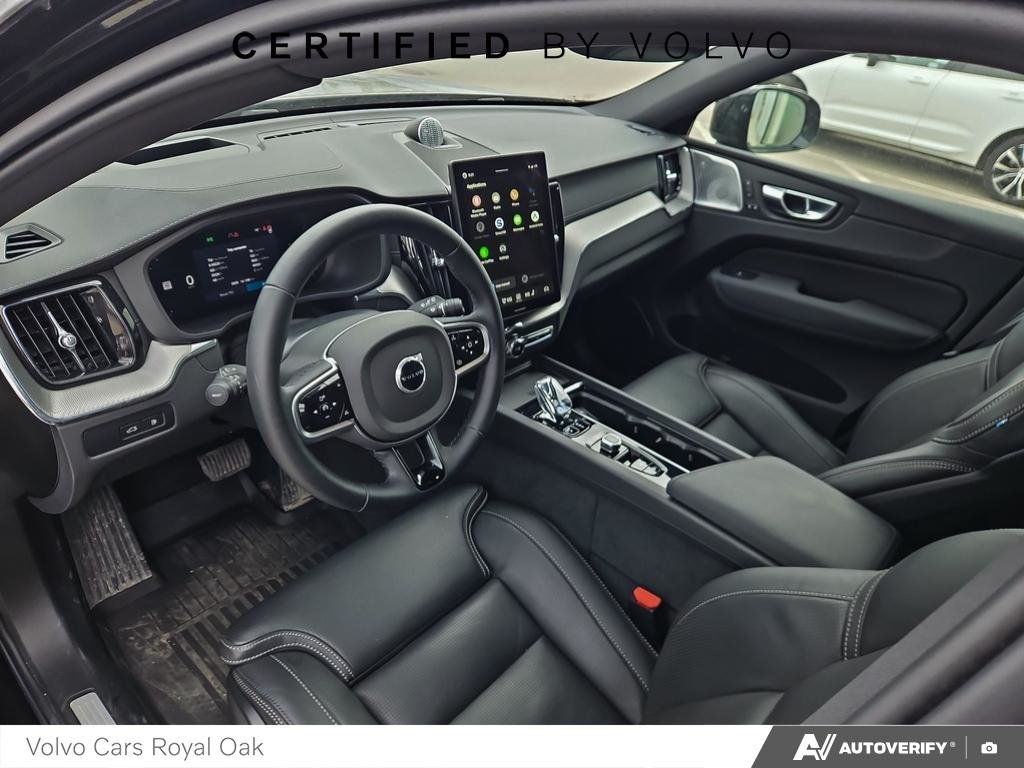 2026 Volvo XC60 Plug-In Hybrid Ultra Black Edition-12