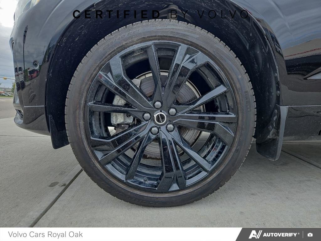 2026 Volvo XC60 Plug-In Hybrid Ultra Black Edition-5
