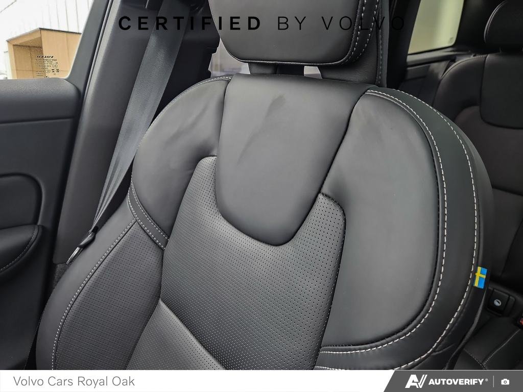 2026 Volvo XC60 Plug-In Hybrid Ultra Black Edition-19