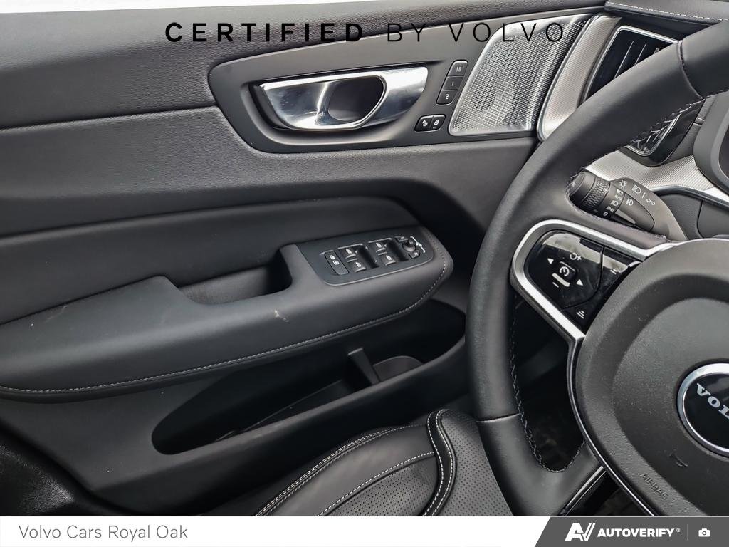 2026 Volvo XC60 Plug-In Hybrid Ultra Black Edition-16
