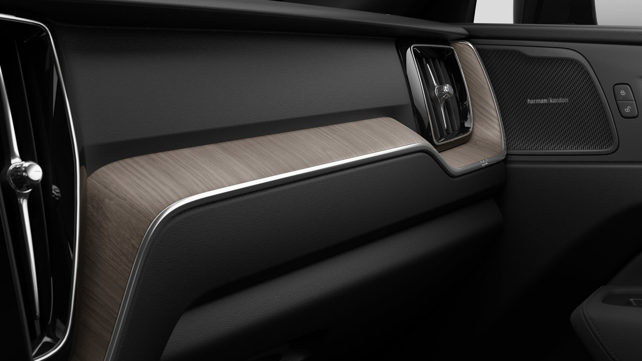 2026 Volvo XC60 Plug-in hybrid Plus-8