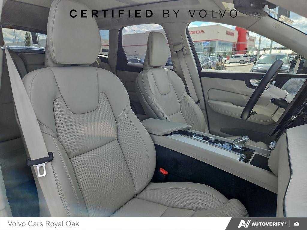 2026 Volvo XC60 Plug-In Hybrid Ultra Dark Theme-21
