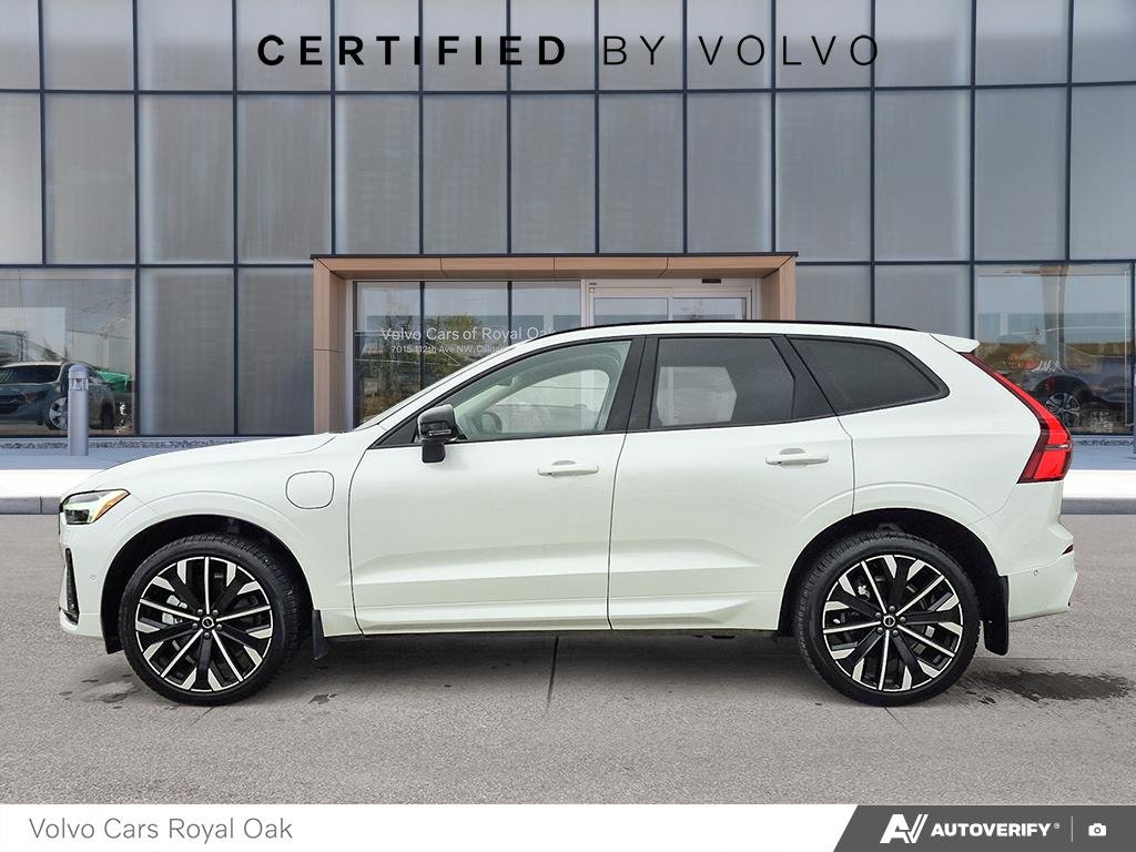 2026 Volvo XC60 Plug-In Hybrid Ultra Dark Theme-2