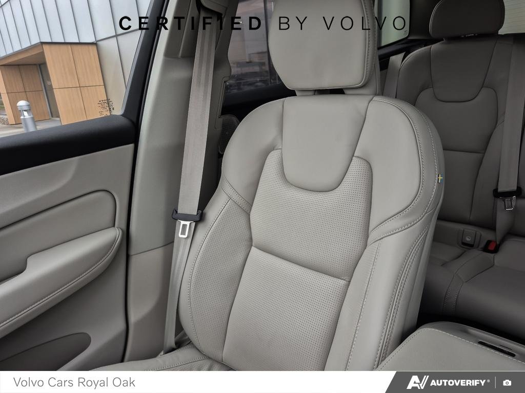 2026 Volvo XC60 Plug-In Hybrid Ultra Dark Theme-19
