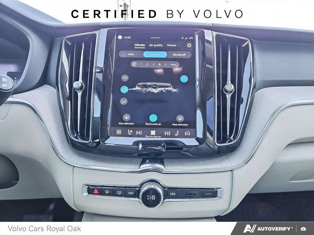 2023 Volvo XC60 Plus Dark Theme-18
