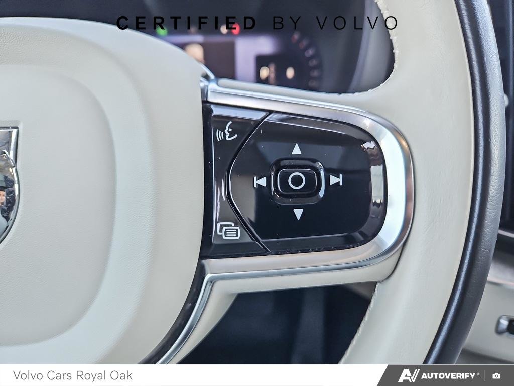 2023 Volvo XC60 Plus Dark Theme-15