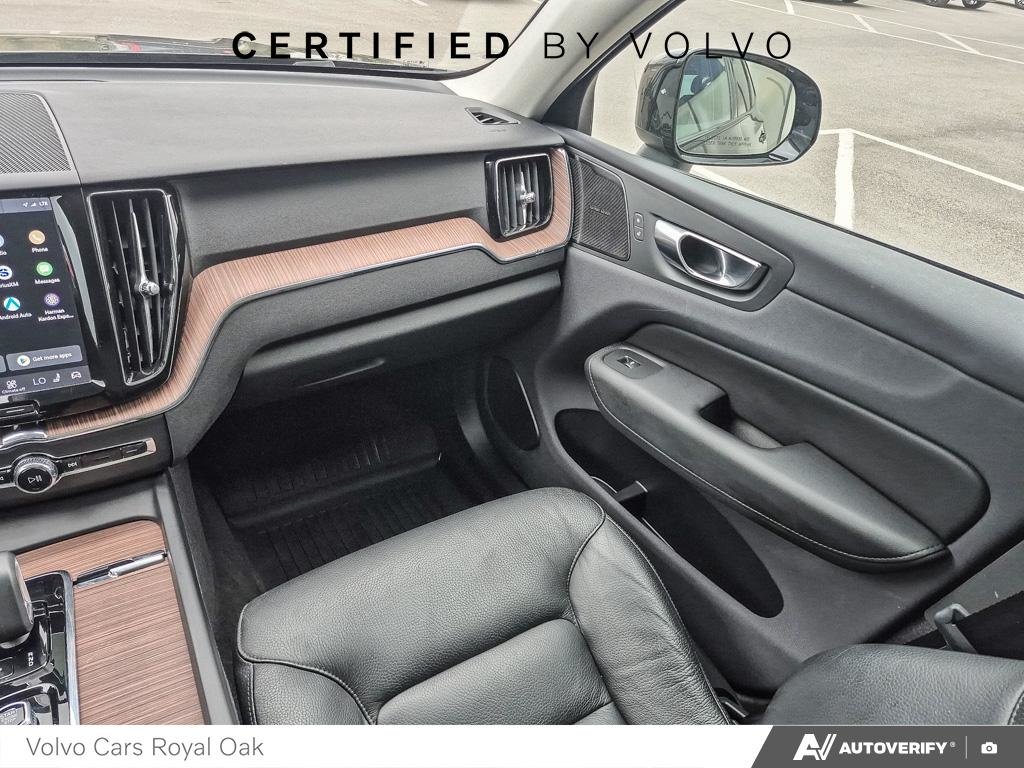 2023 Volvo XC60 Plus Dark Theme-24