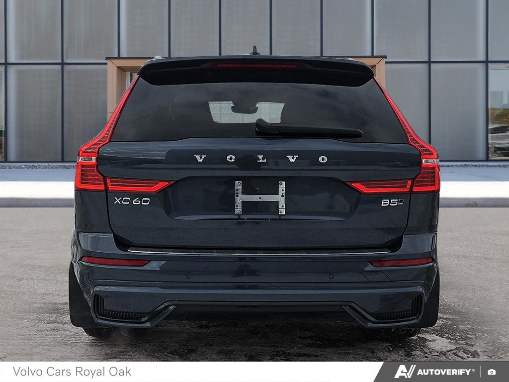 2025 Volvo XC60 Plus Dark Theme-4