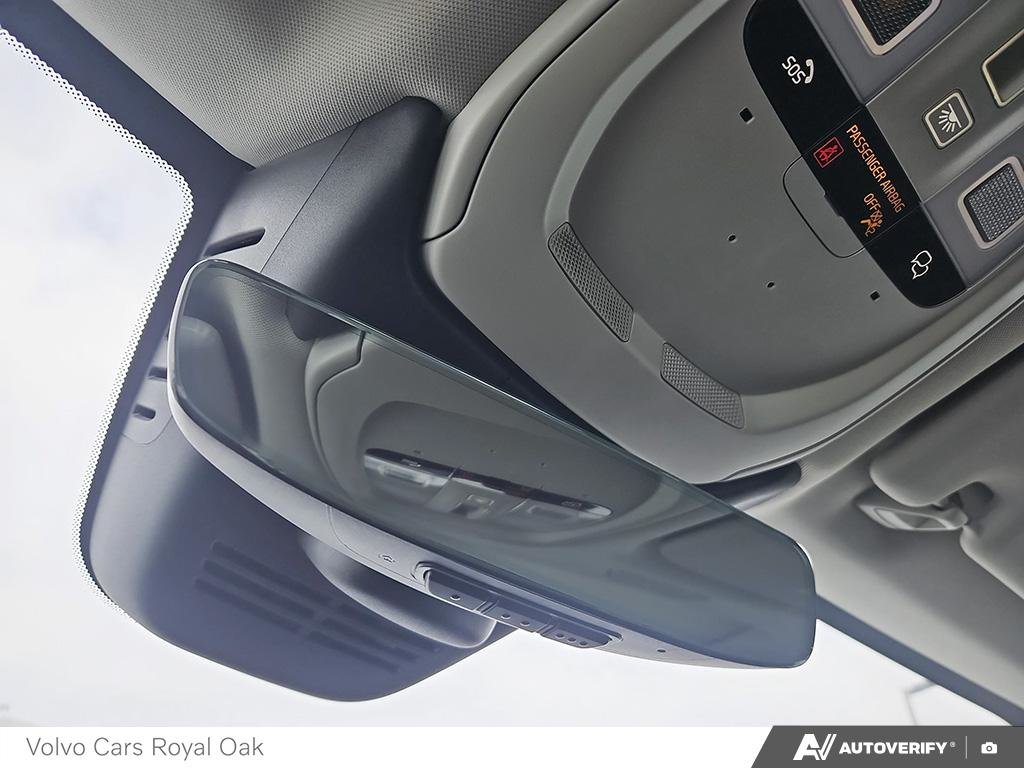 2025 Volvo XC60 Plus Dark Theme-17