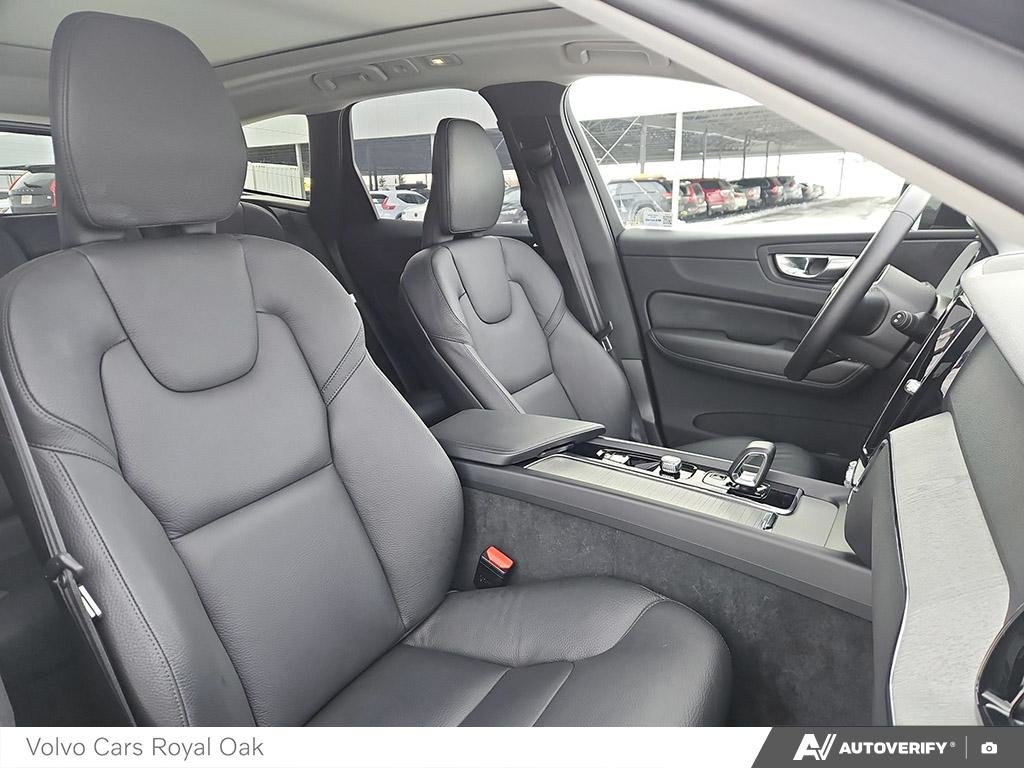 2025 Volvo XC60 Plus Dark Theme-21