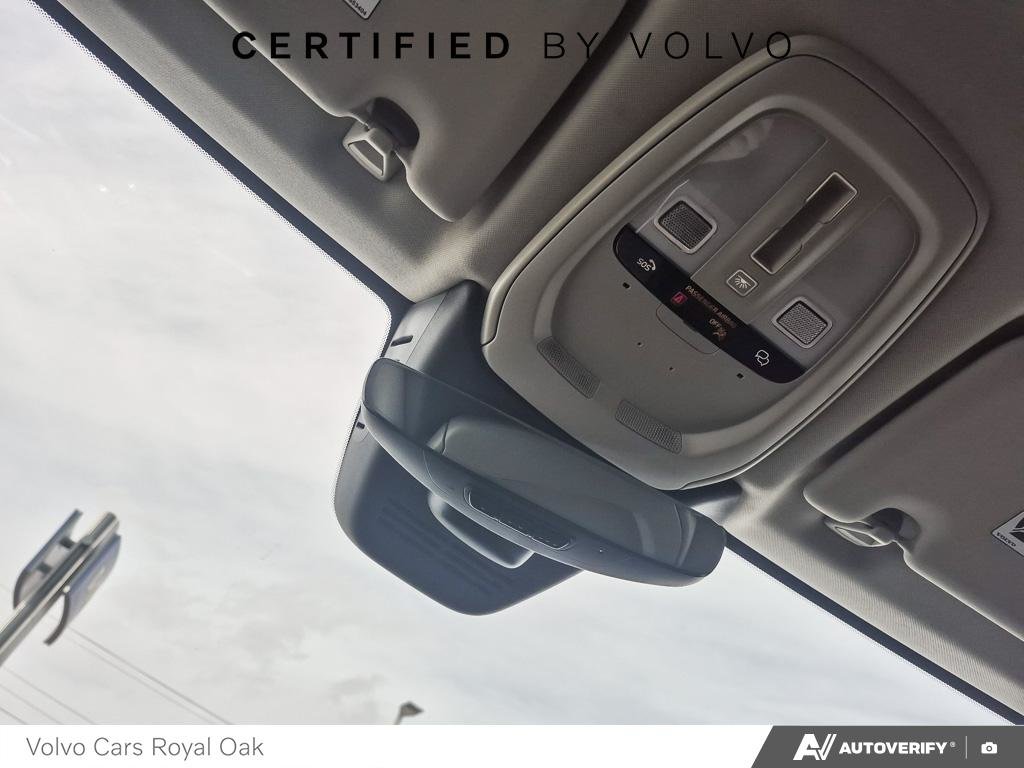 2025 Volvo XC60 Plus Dark Theme-20