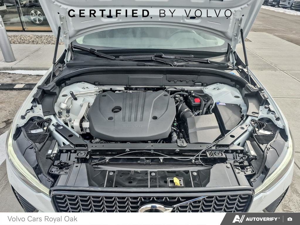 2025 Volvo XC60 Plus Dark Theme-9