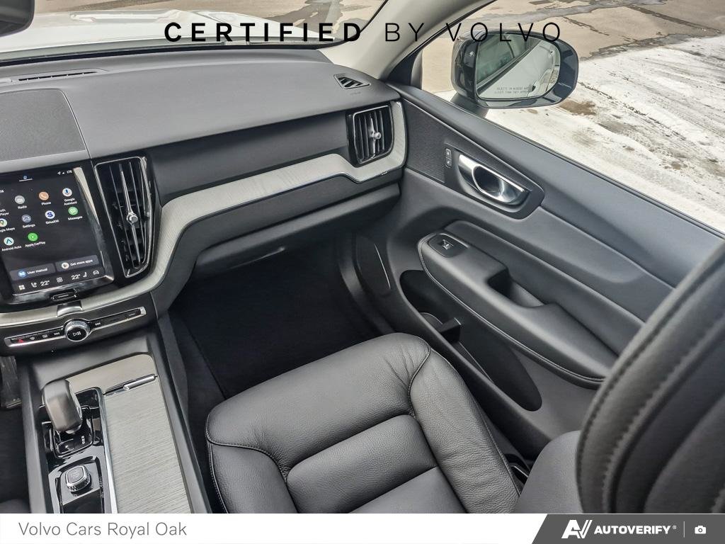 2025 Volvo XC60 Plus Dark Theme-24