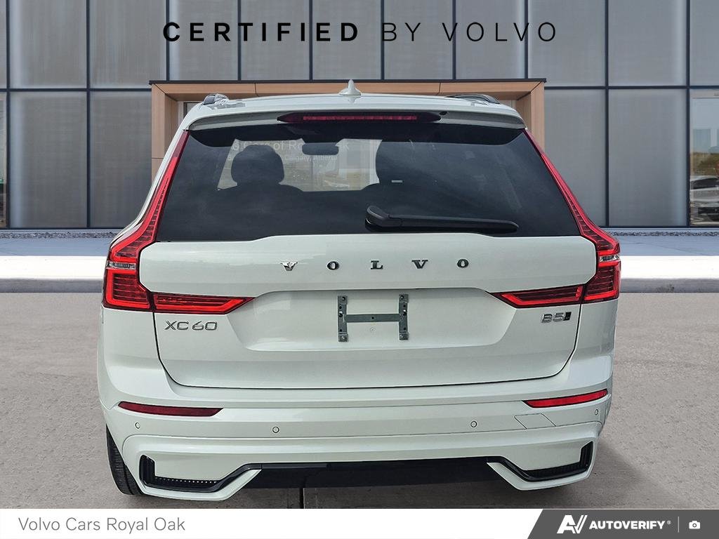 2025 Volvo XC60 Plus Dark Theme-4