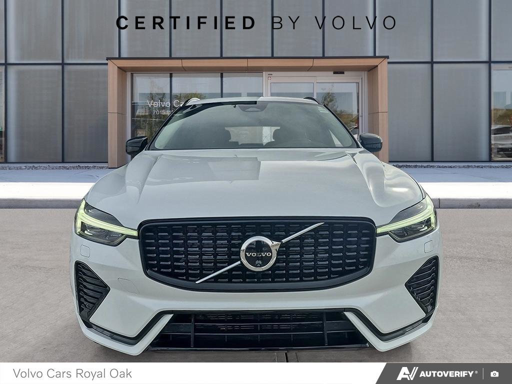 2025 Volvo XC60 Plus Dark Theme-1
