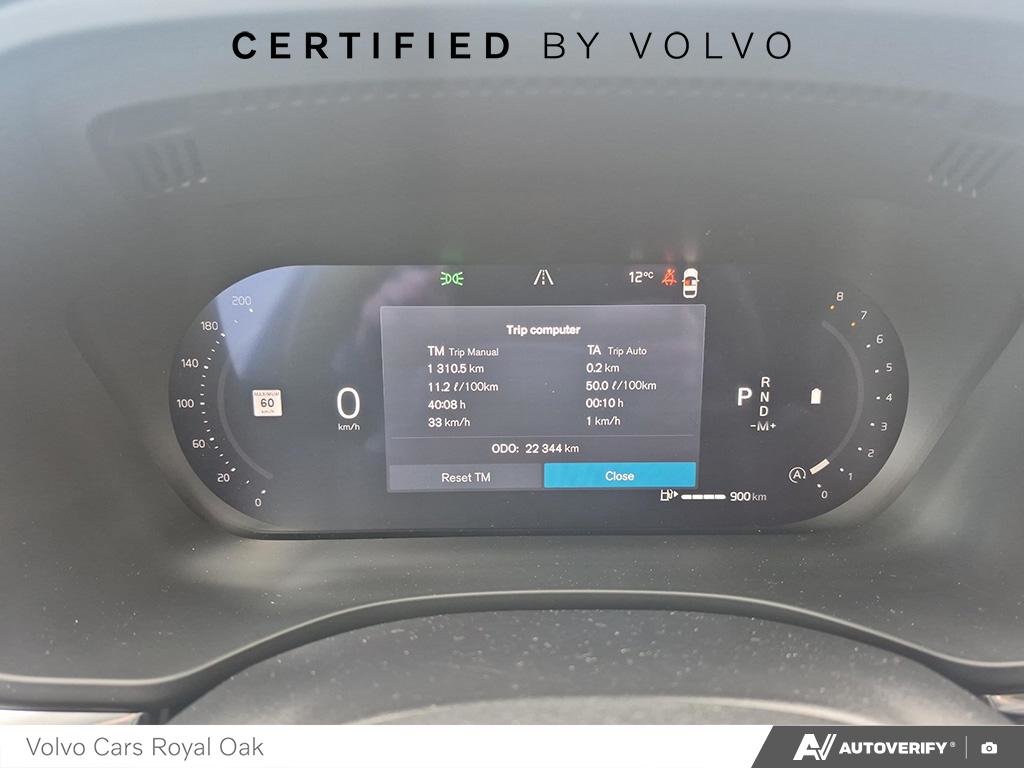 2025 Volvo XC60 Plus Dark Theme-14