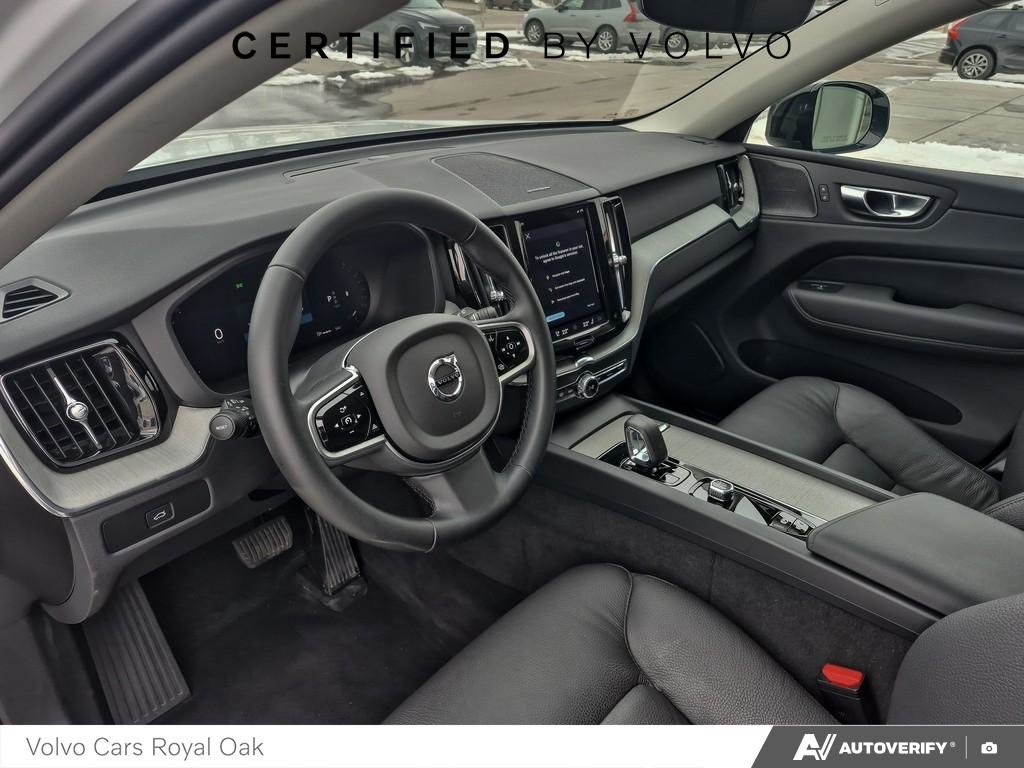 2025 Volvo XC60 Plus Dark Theme-12