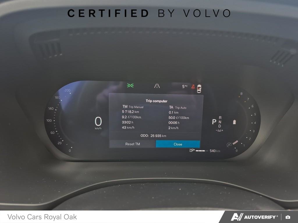 2025 Volvo XC60 Plus Dark Theme-14