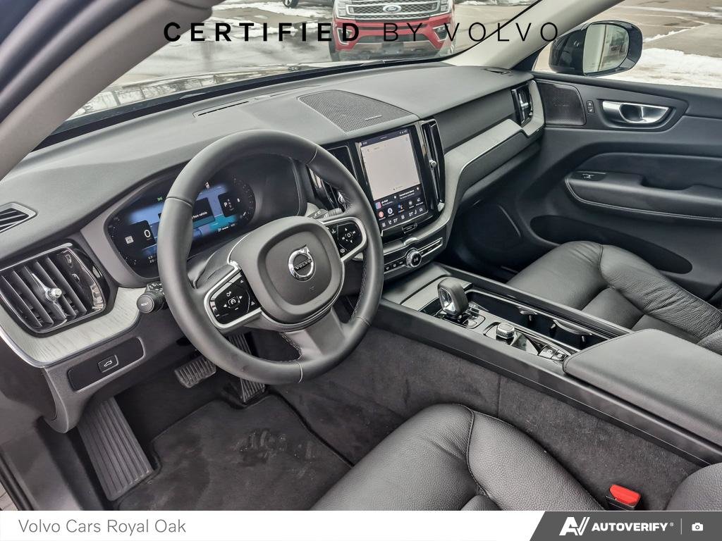 2025 Volvo XC60 Plus Dark Theme-12
