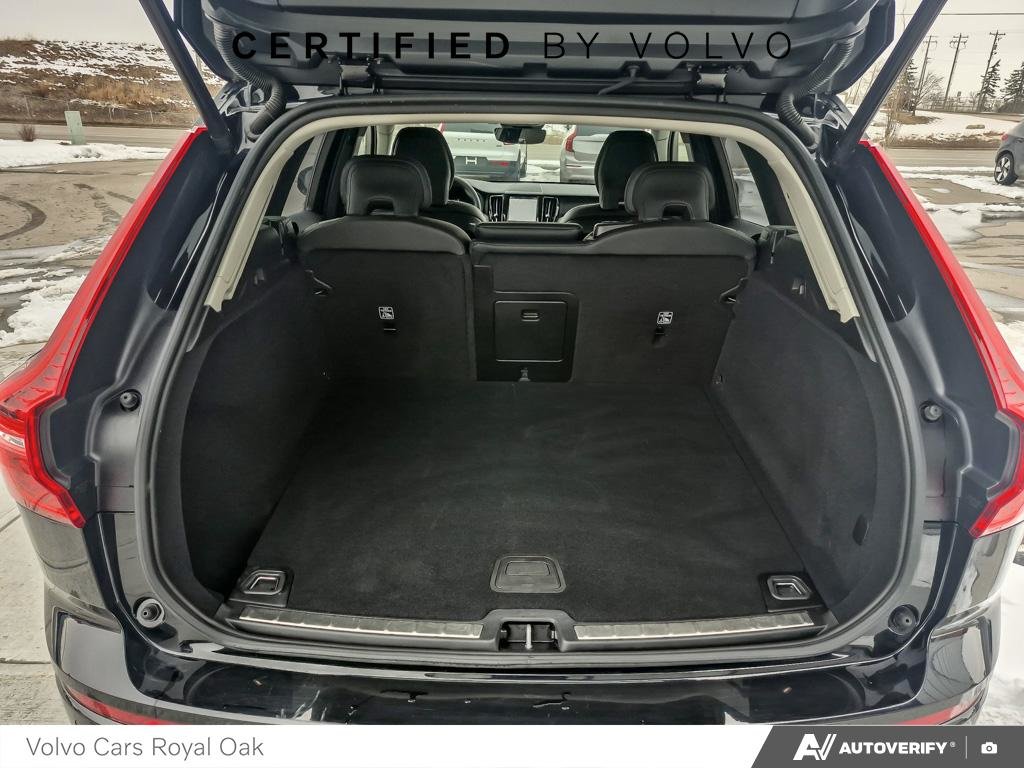 2025 Volvo XC60 Plus Dark Theme-11