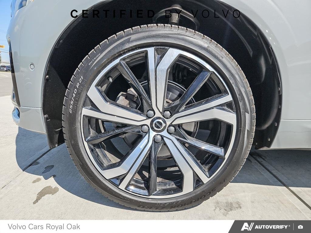 2025 Volvo XC60 Ultra Dark Theme-5