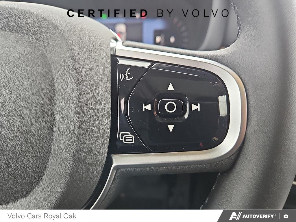 2026 Volvo XC60 Plus Dark Theme-15