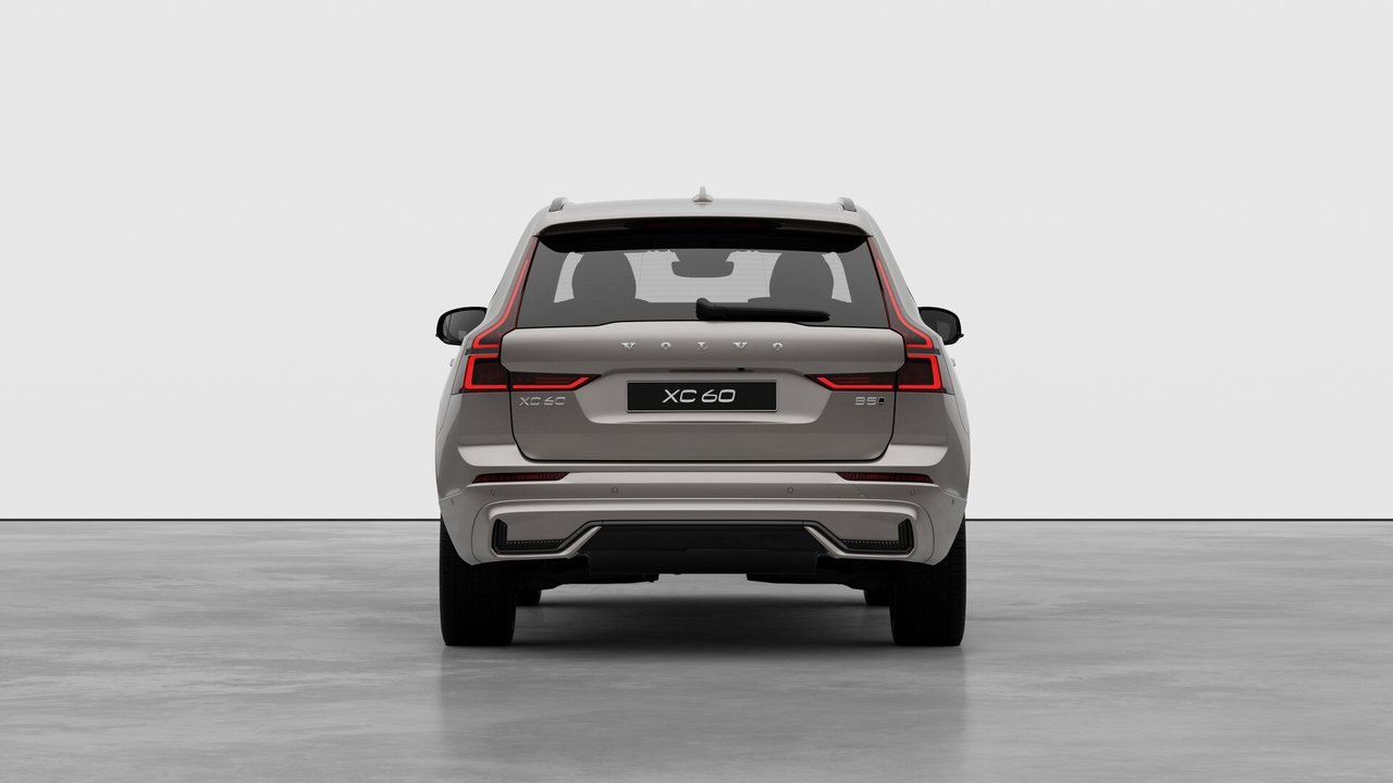 2027 Volvo XC60 Ultra (Dark Theme)-5