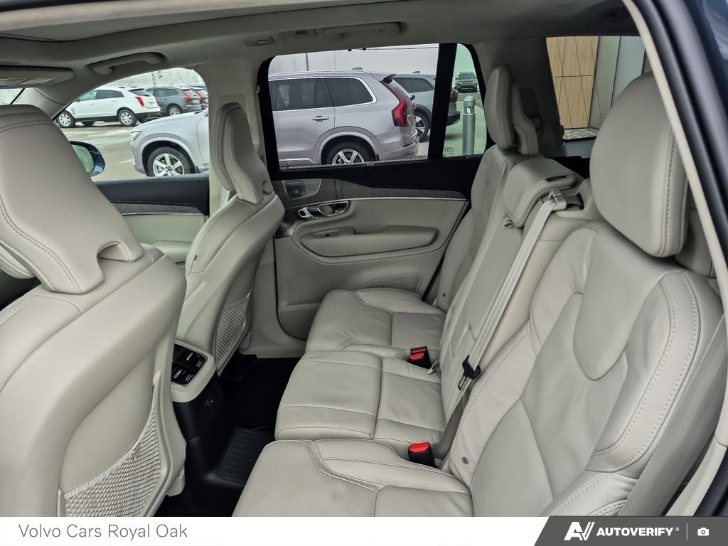 2025 Volvo XC90 Plug-In Hybrid Ultra Bright Theme-22
